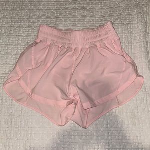 Lululemon 🍓strawberry milkshake track that 3’’ shorts